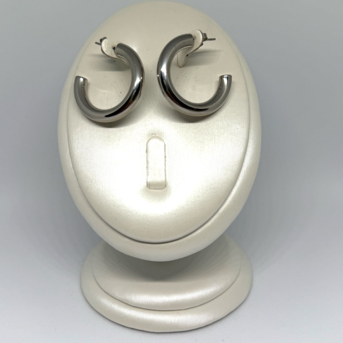 Chunky hoop stud silver