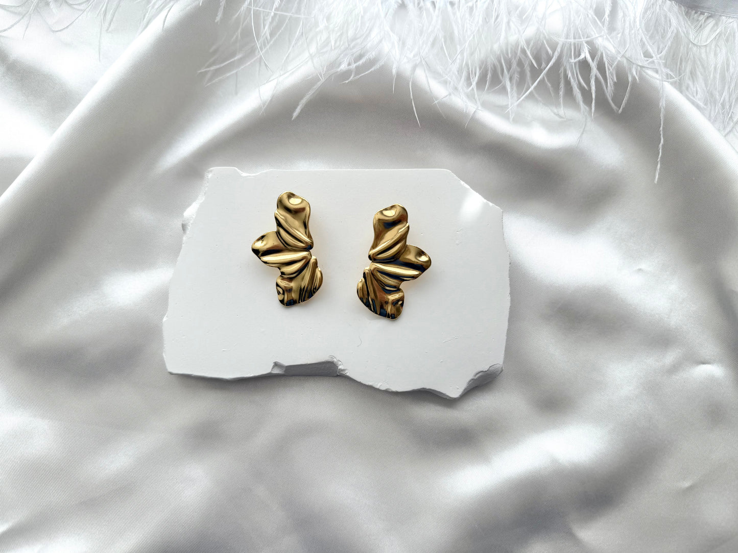 Petal statement stud earrings Gold
