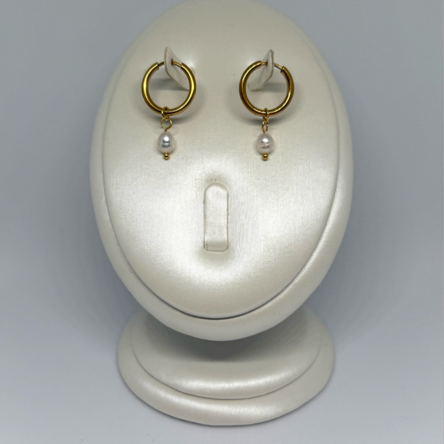 Pearl drop earrings gold