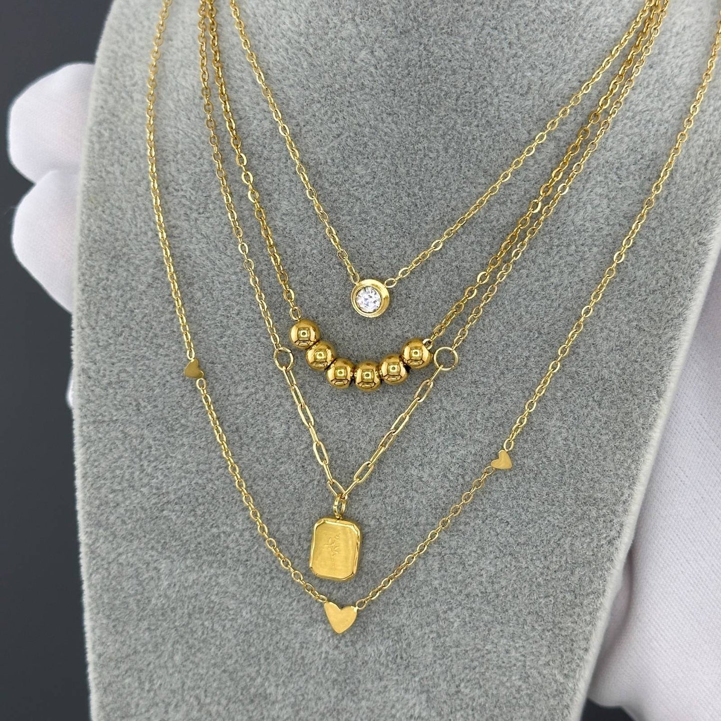 Flower pendant-gold