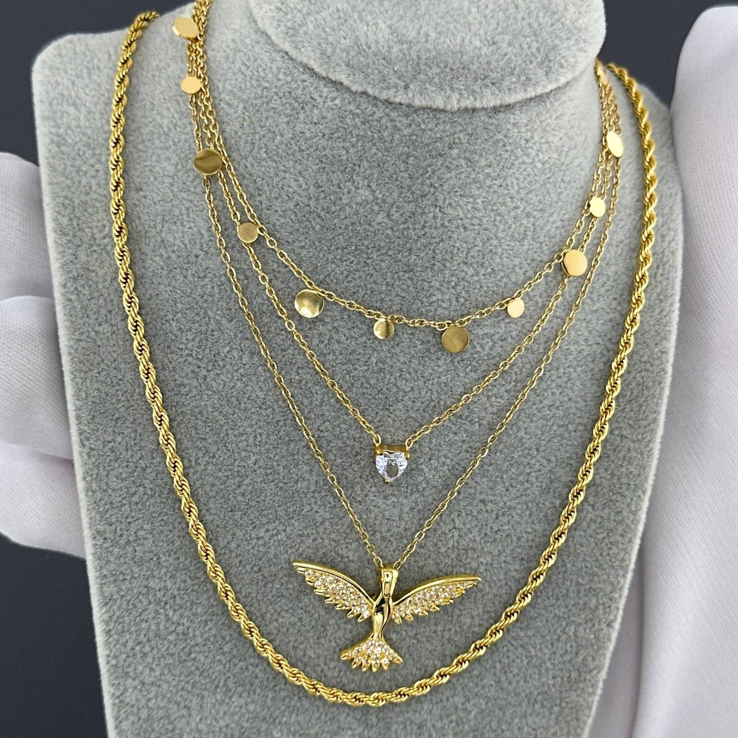 Circle charm necklace