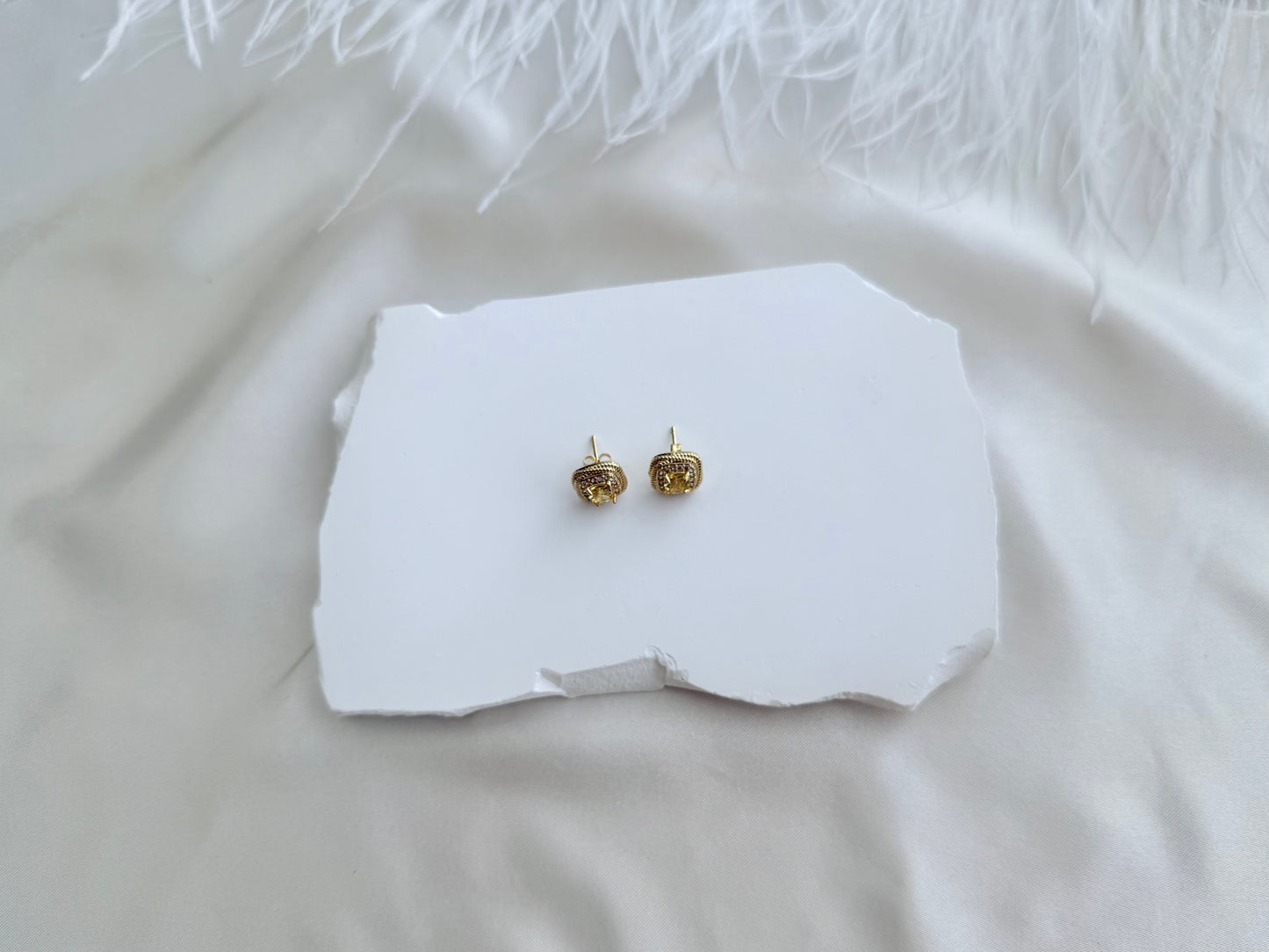 Yellow Diamonte stud