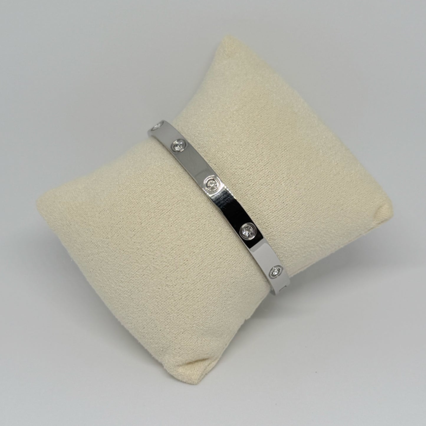 Diamond dot silver bangle