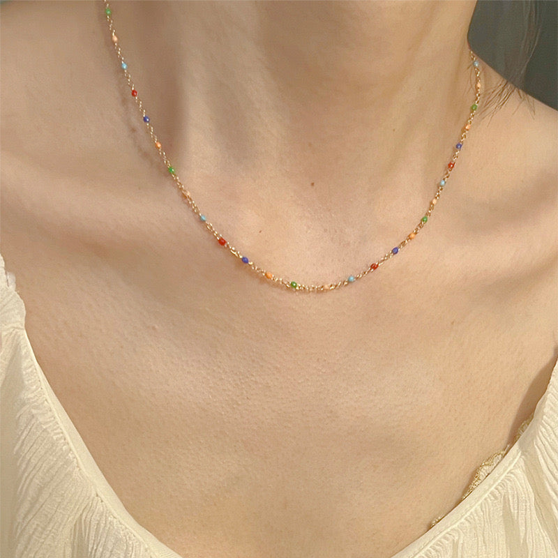 Mixed colours beaded chain necklace