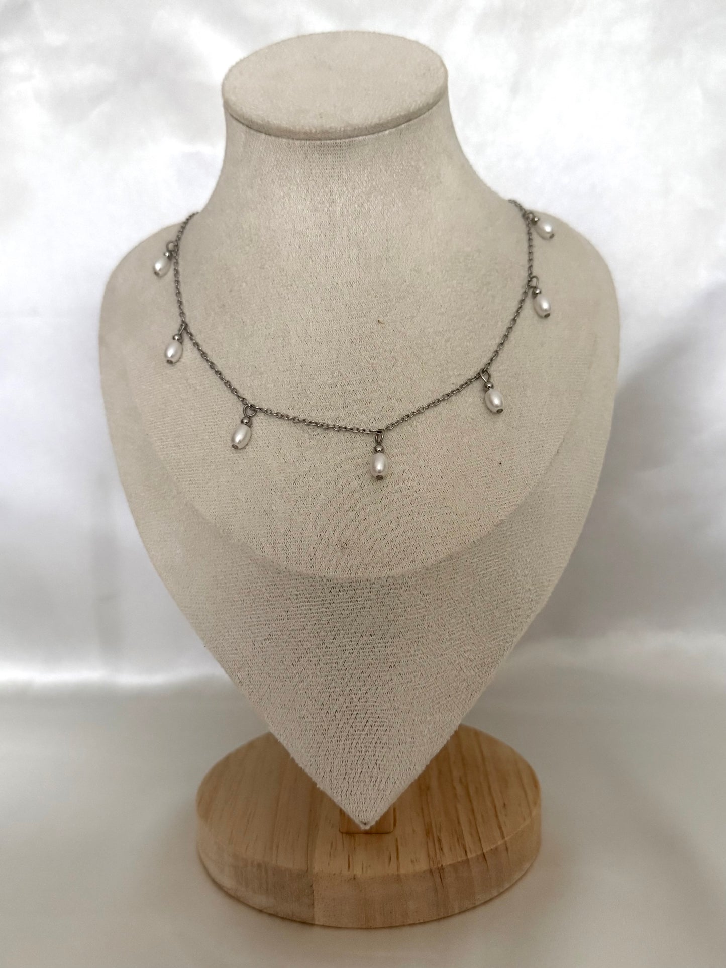 Pearl drop necklace silver