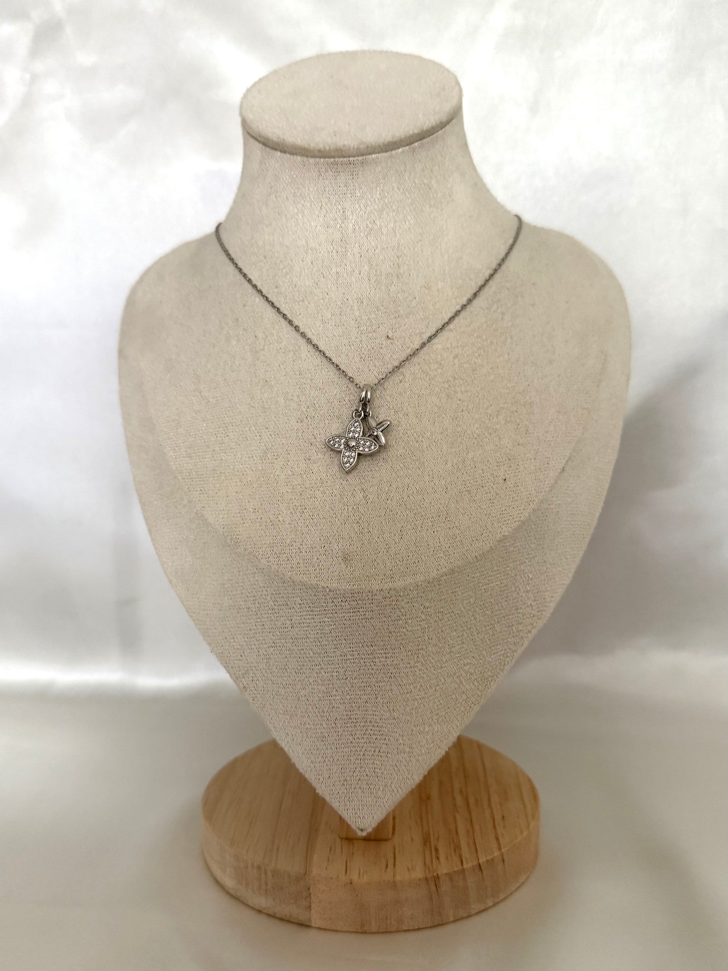 Double clover necklace silver