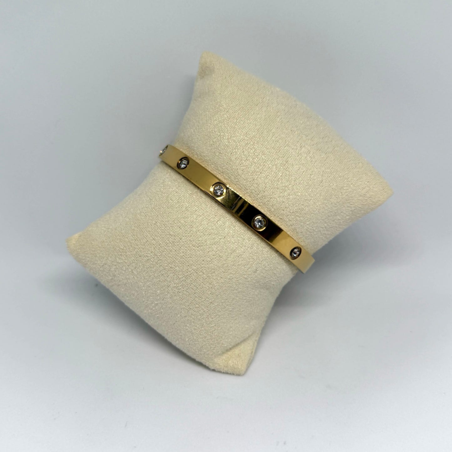 Gold diamond dot bangle