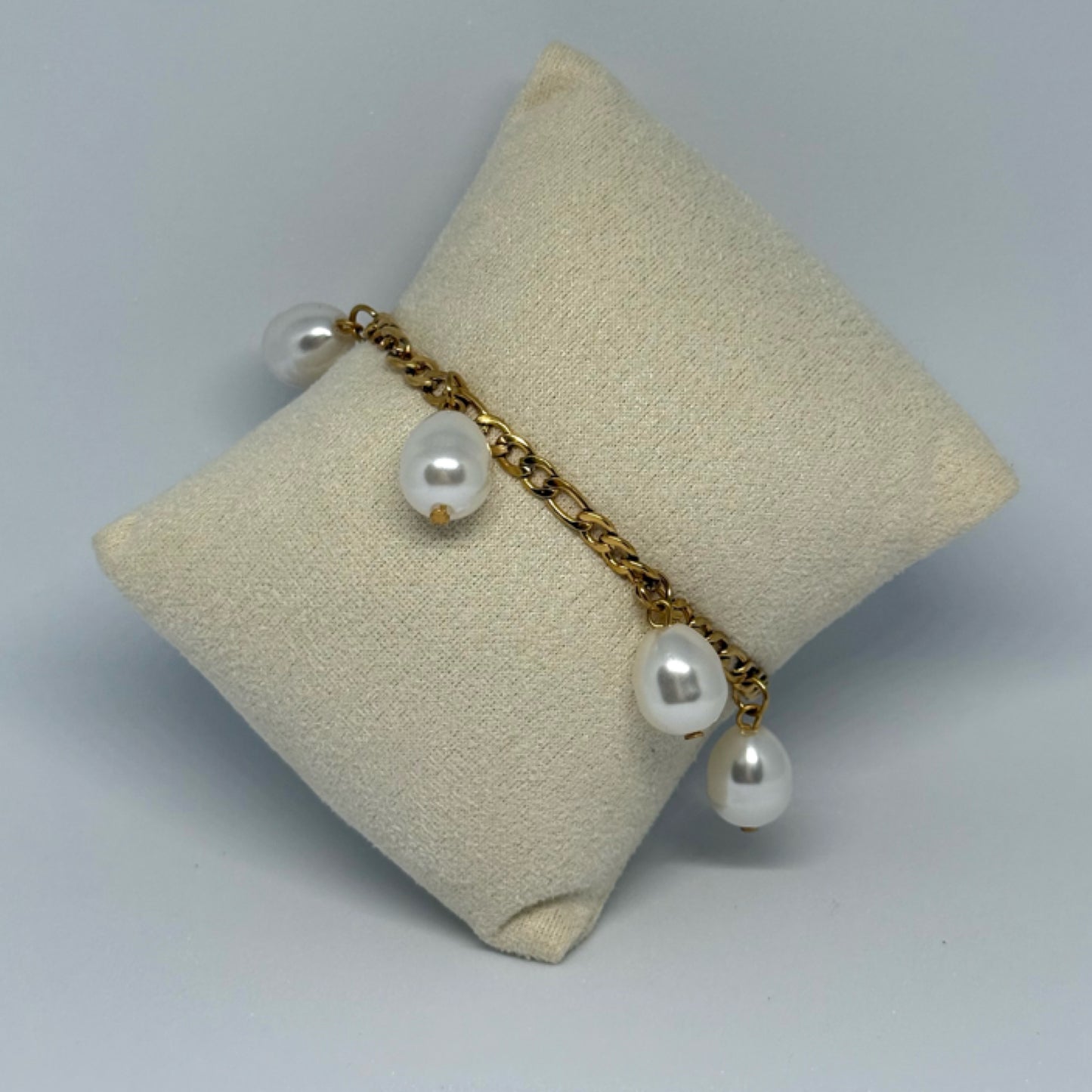 Pearl charm bracelet