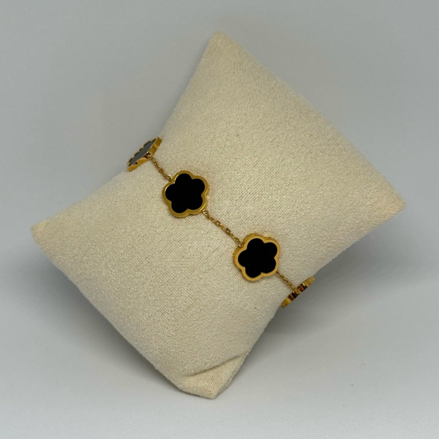 Clover bracelet black