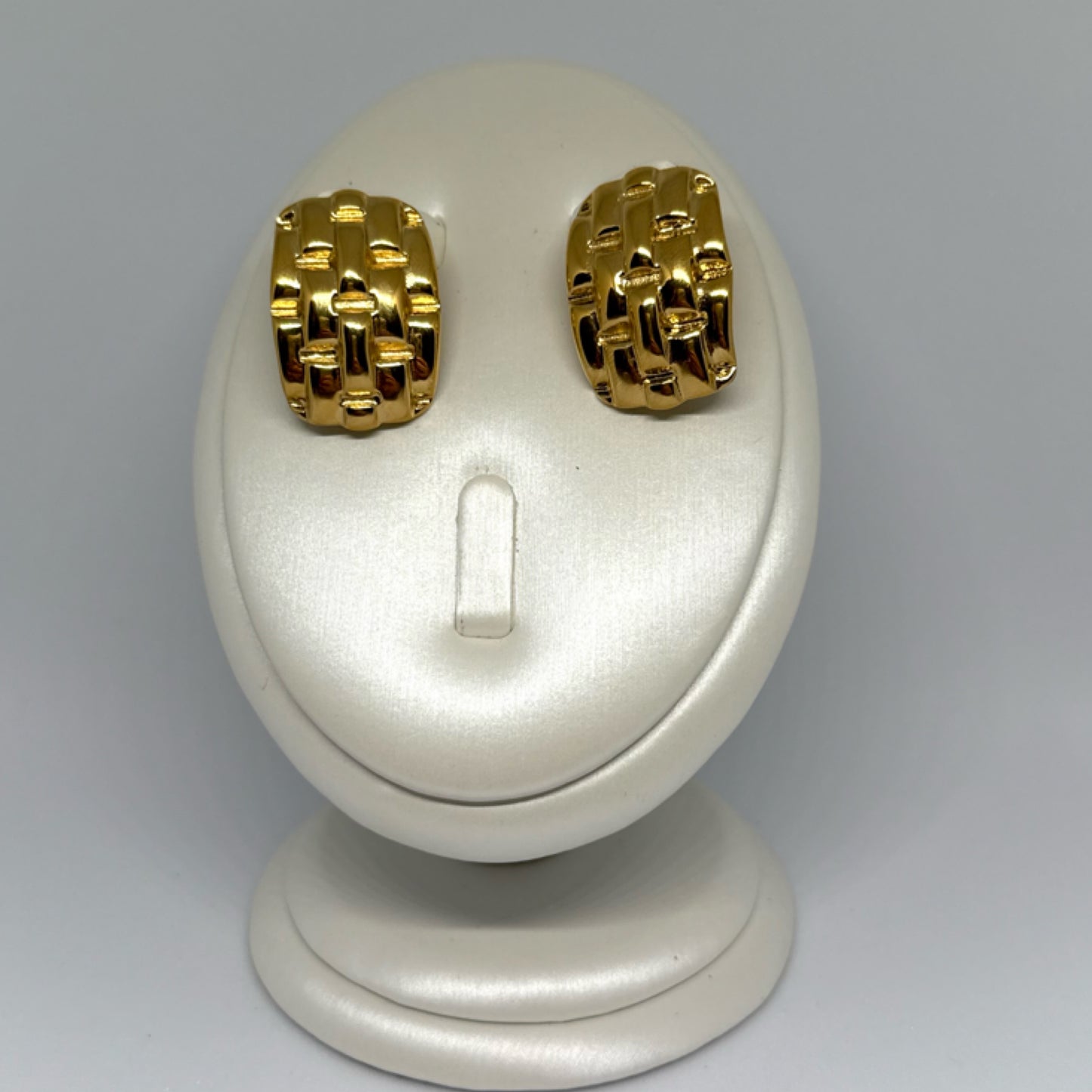 Woven rectangle earrings gold