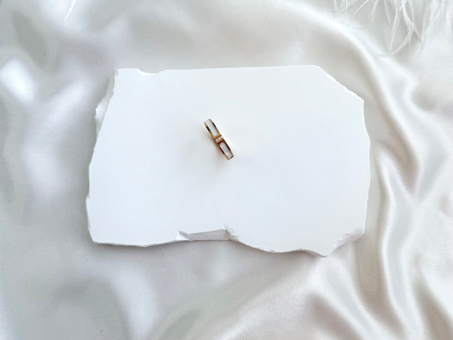 White diamonte ring