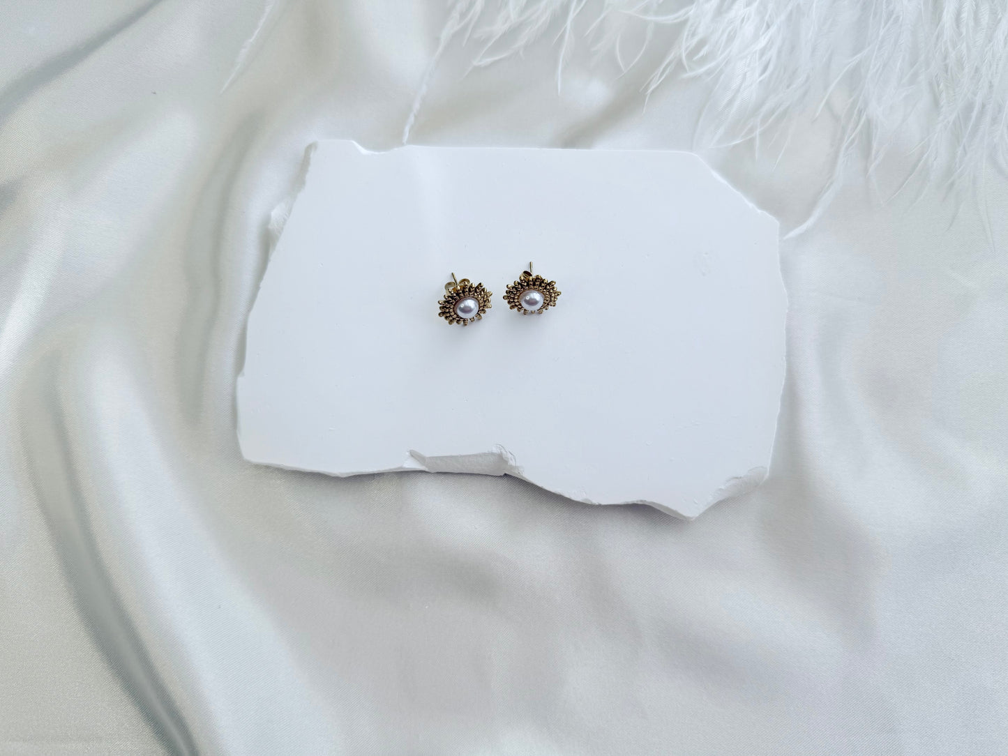 Pearl sun earrings