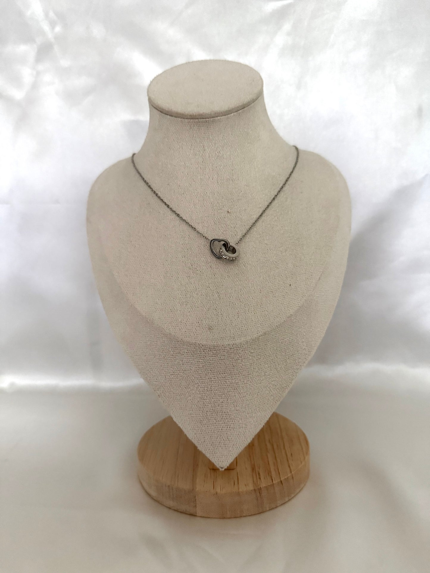 Linked heart necklace
