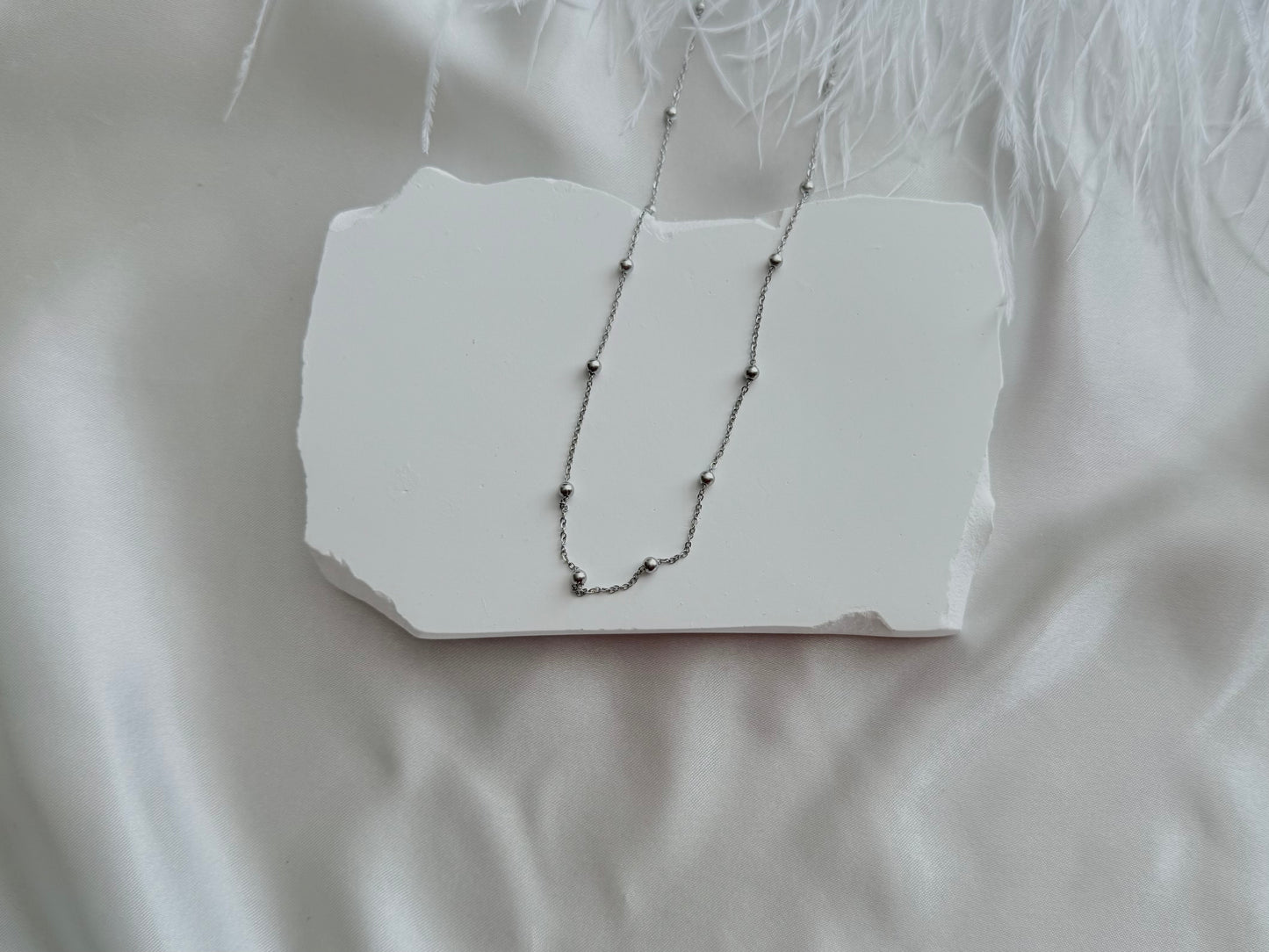 Ball silver necklace