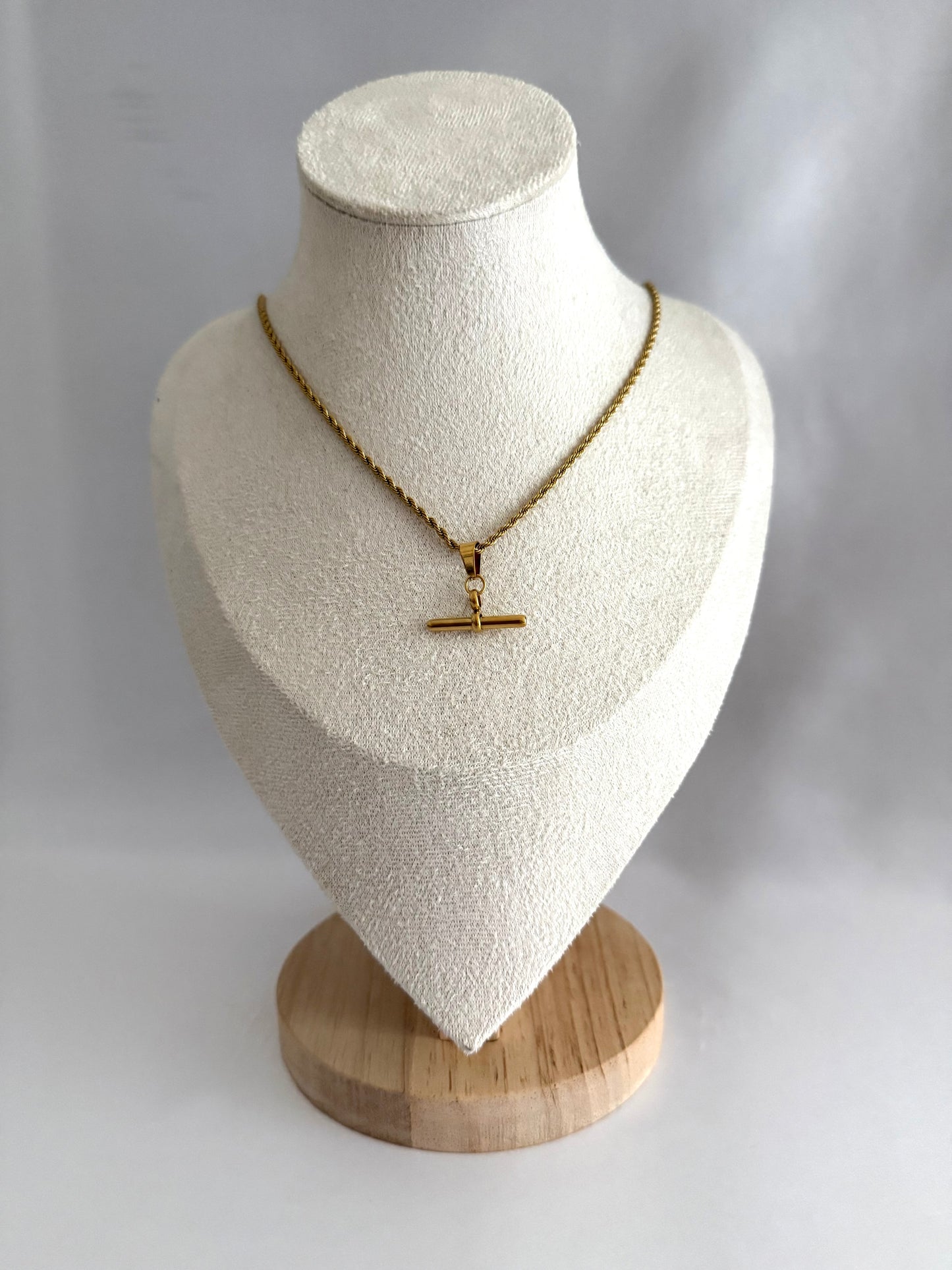 T-Bar twisted necklace