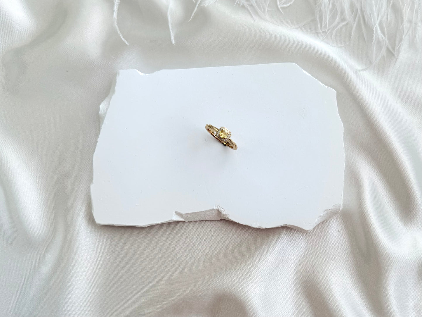 Yellow diamonte ring