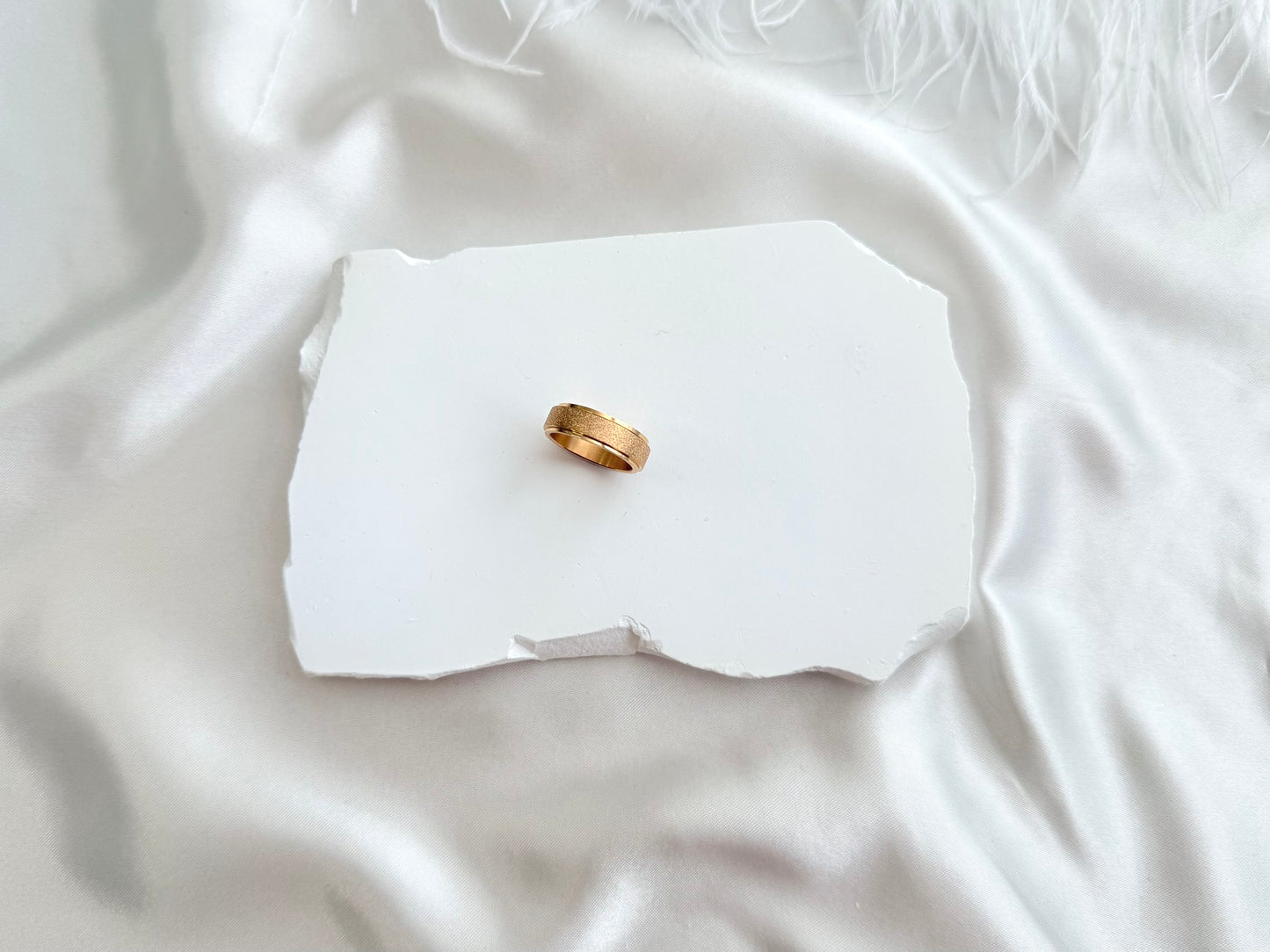 Spinning ring-gold