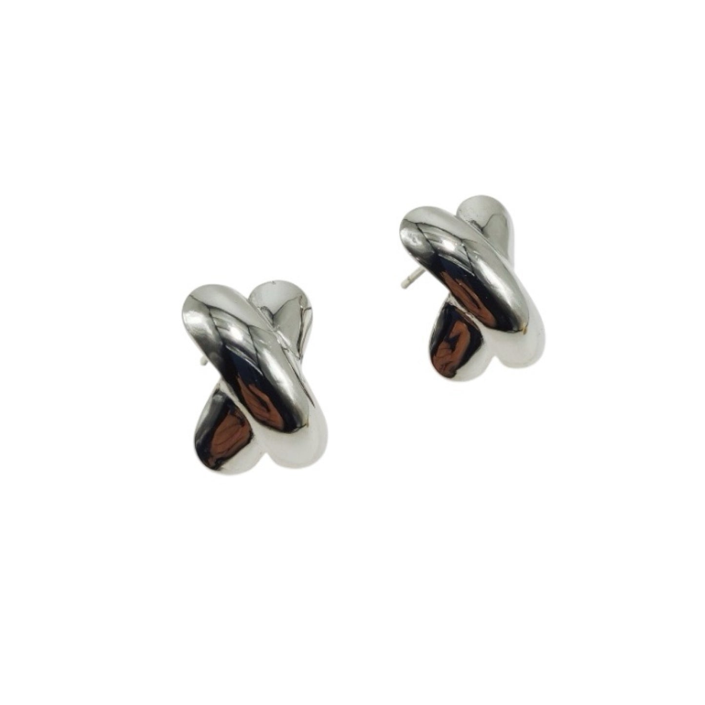 Kiss stud earrings silver