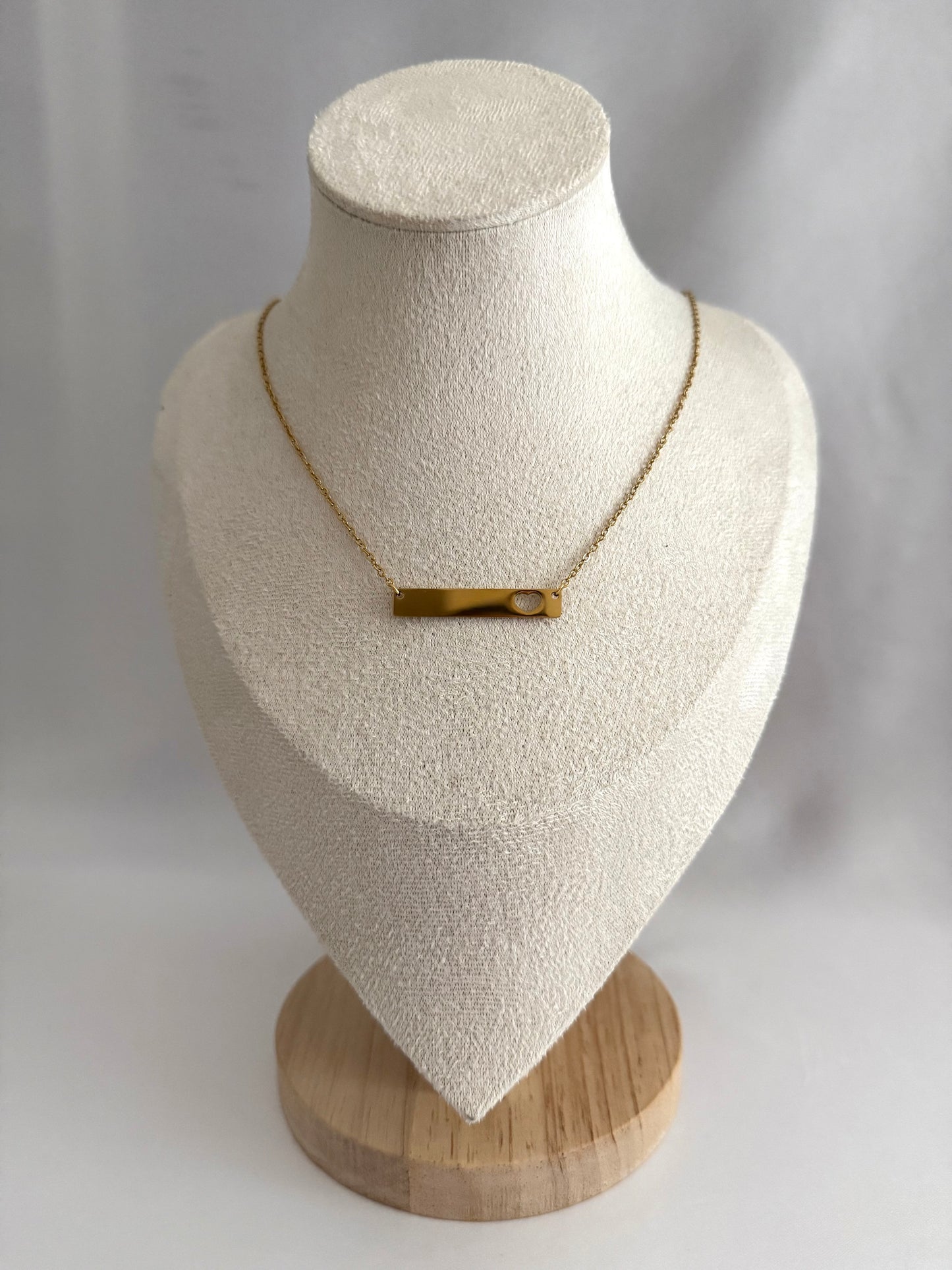 Heart bar necklace gold