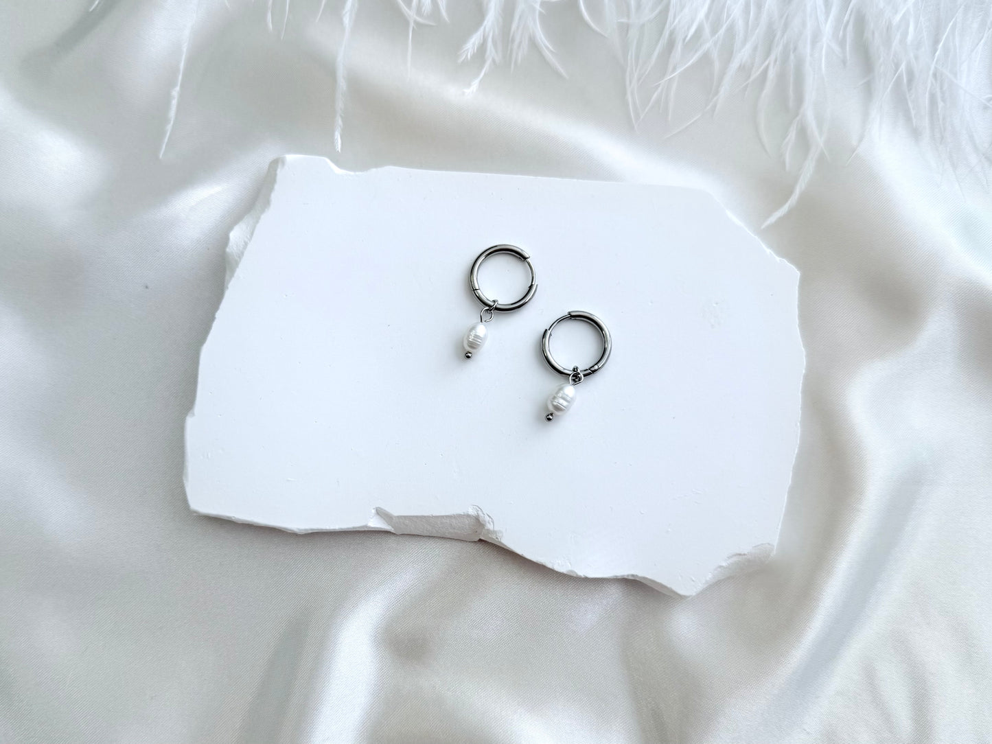 Pearl drop earrings silver