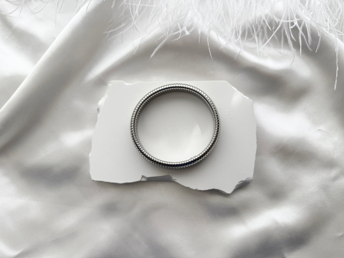 Ribbed soft silver bracelet