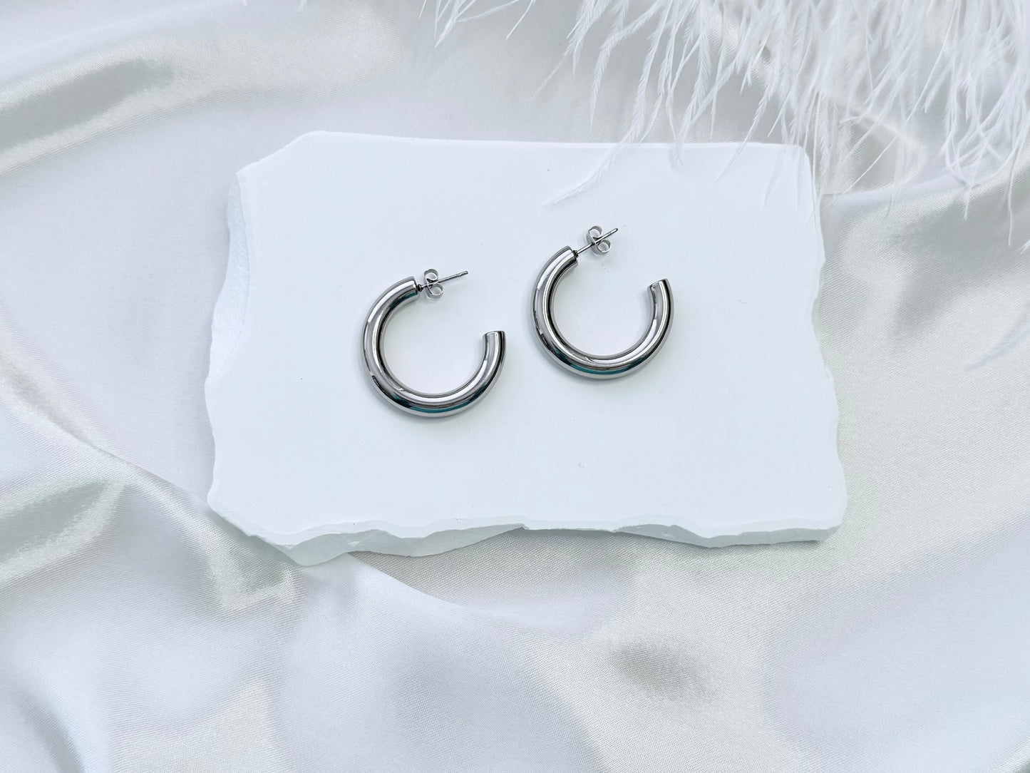 Chunky hoop stud-silver