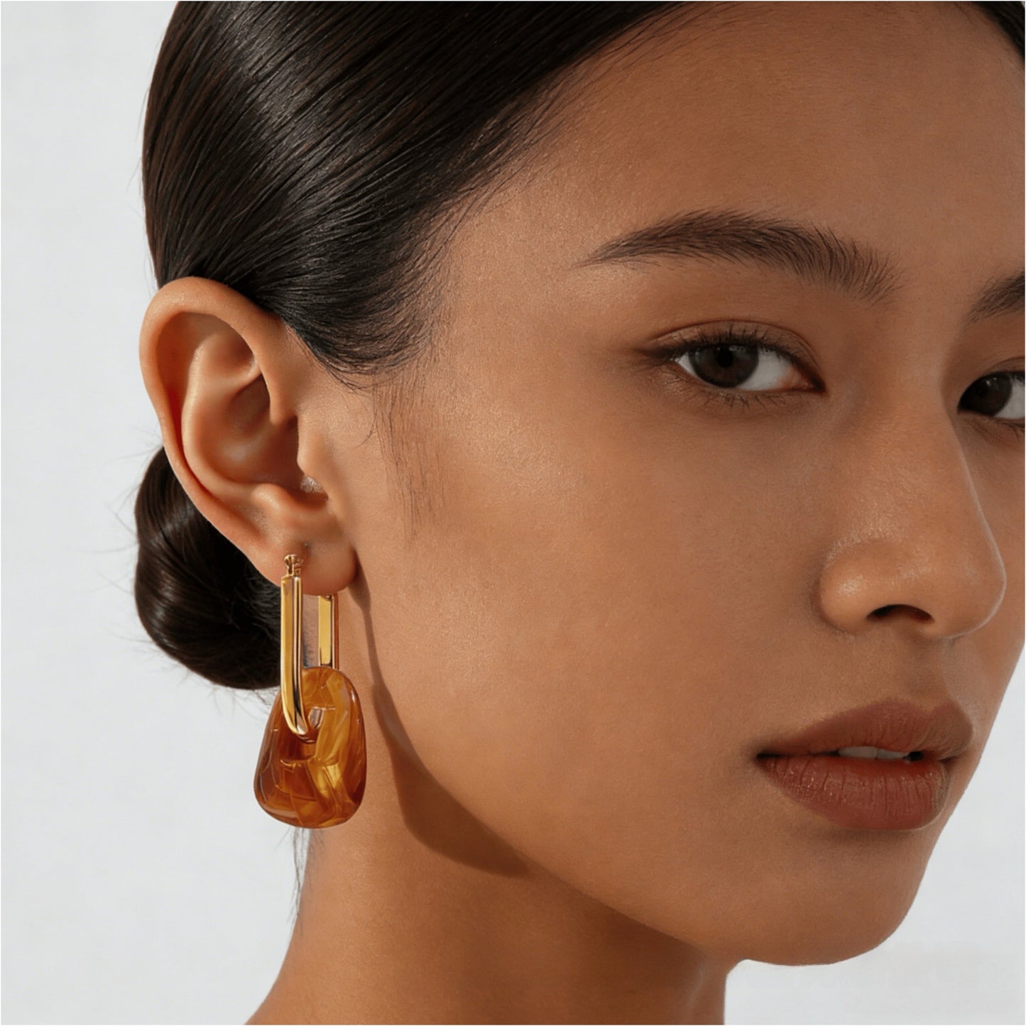 Amber resin hoop earrings gold