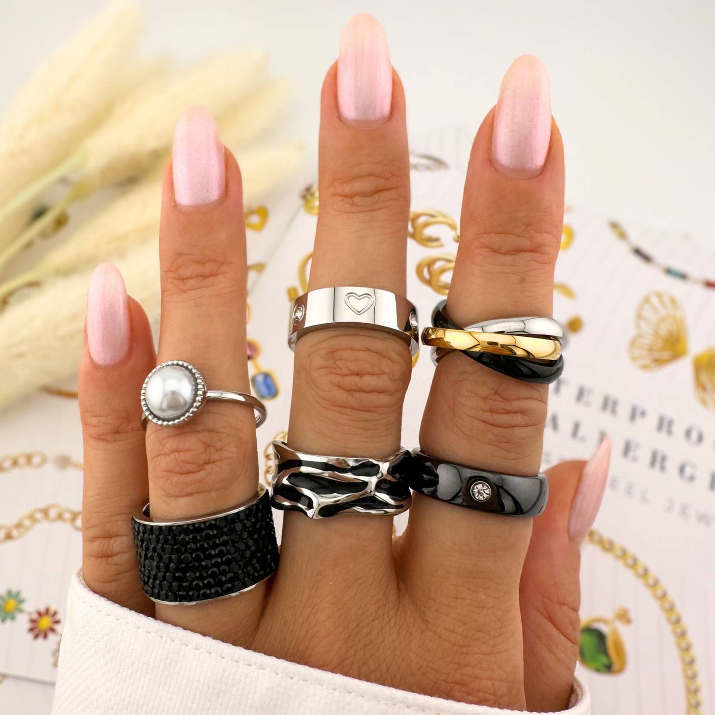 Chunky heart ring
