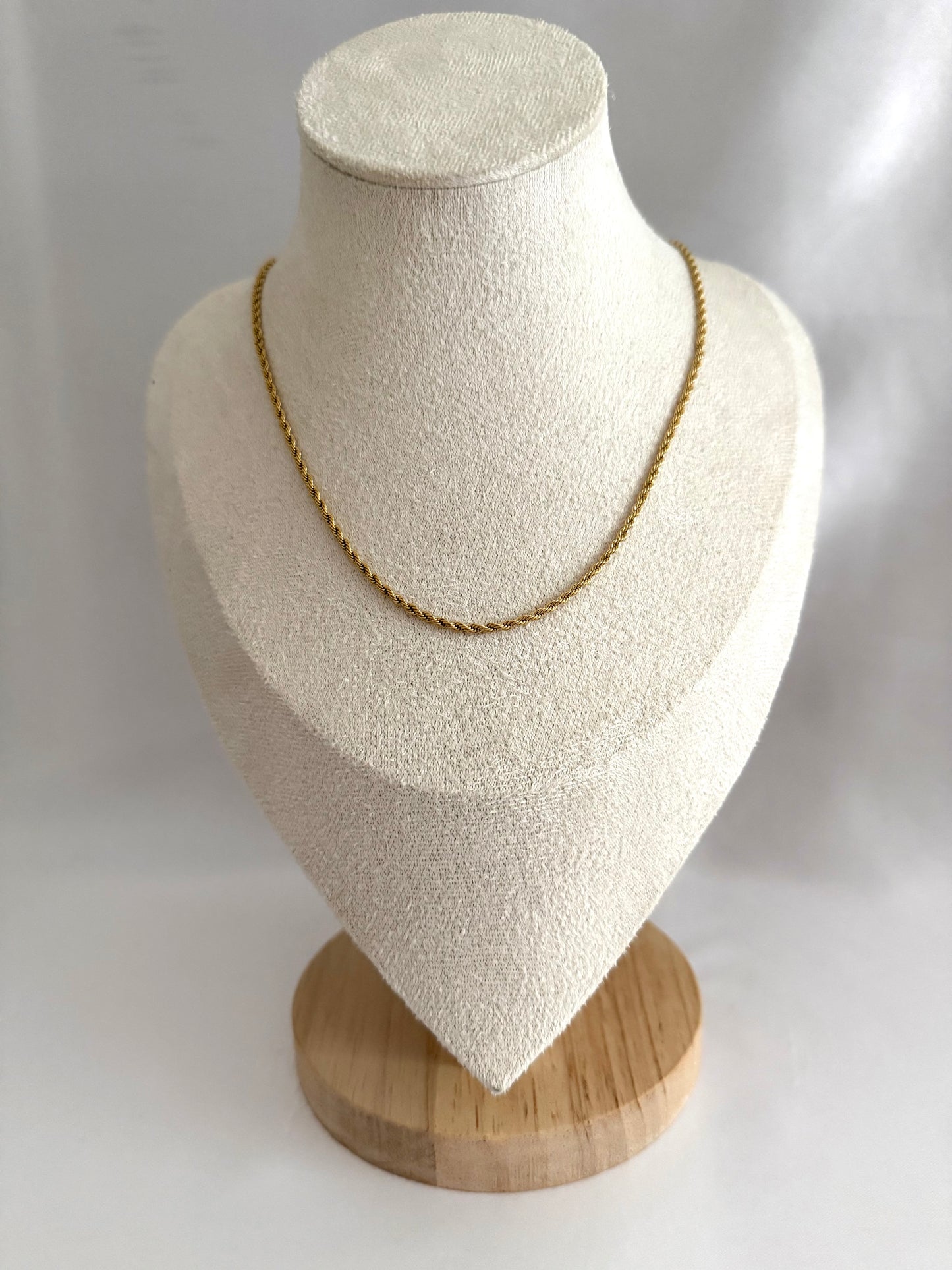 Twisted gold necklace
