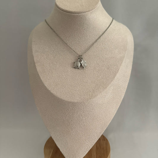 Flower charm necklace silver