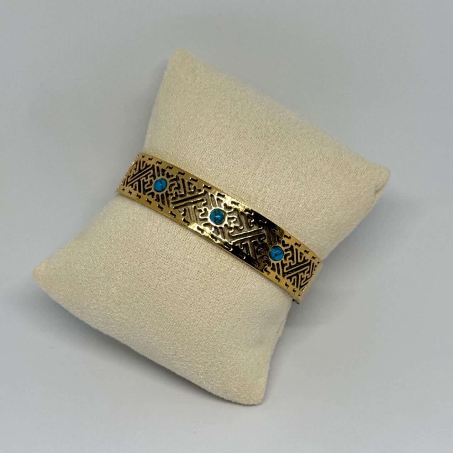 Turquoise mesh gold bangle