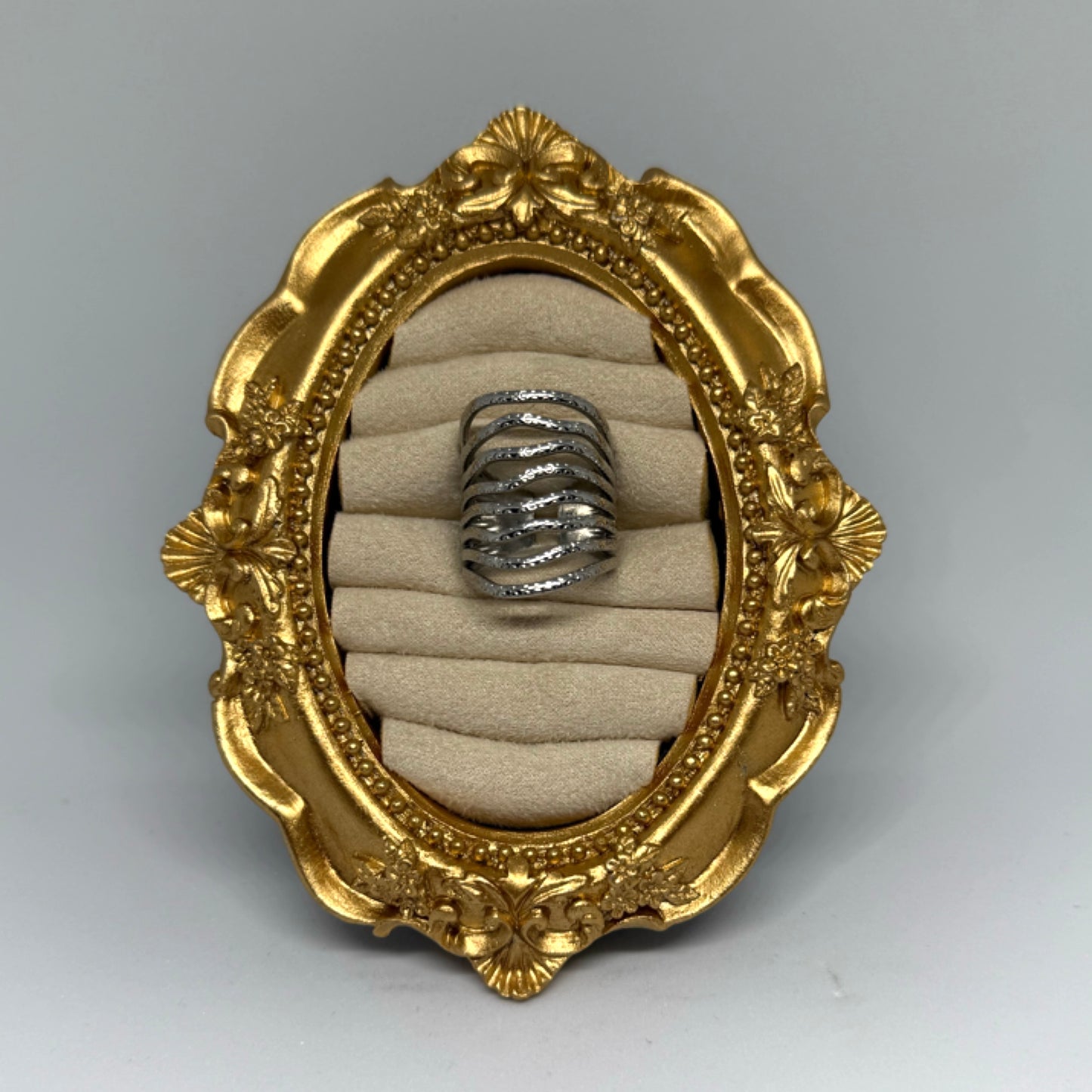 Hammered slinky ring silver