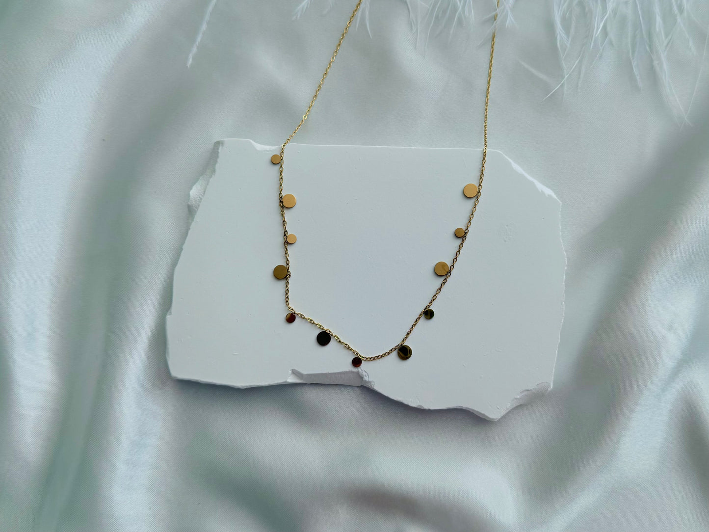 Circle charm necklace