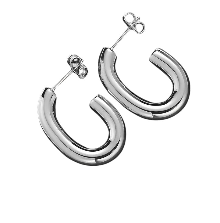 C stud earrings silver