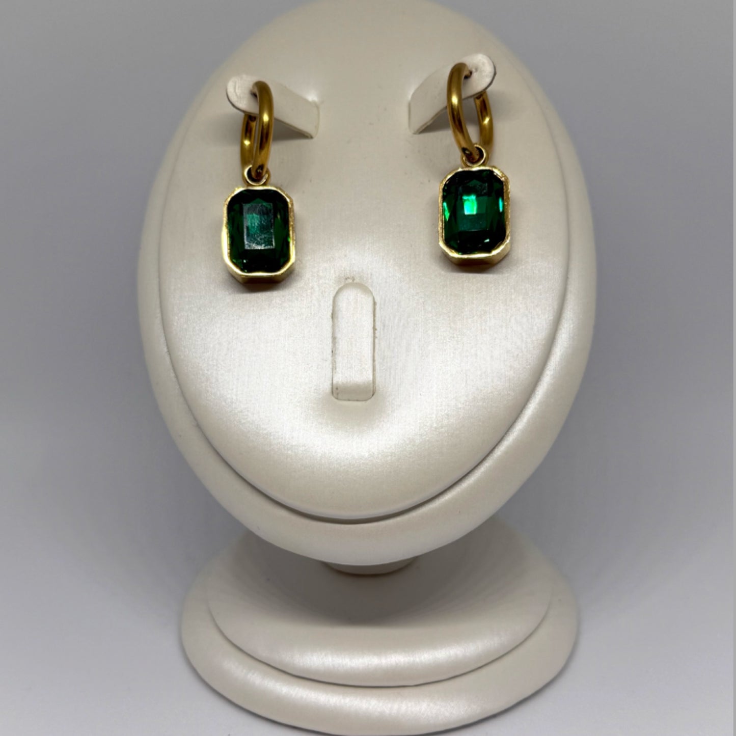 Emerald chunky drop earrings