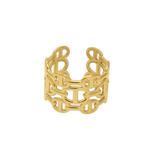 D pattern ring gold