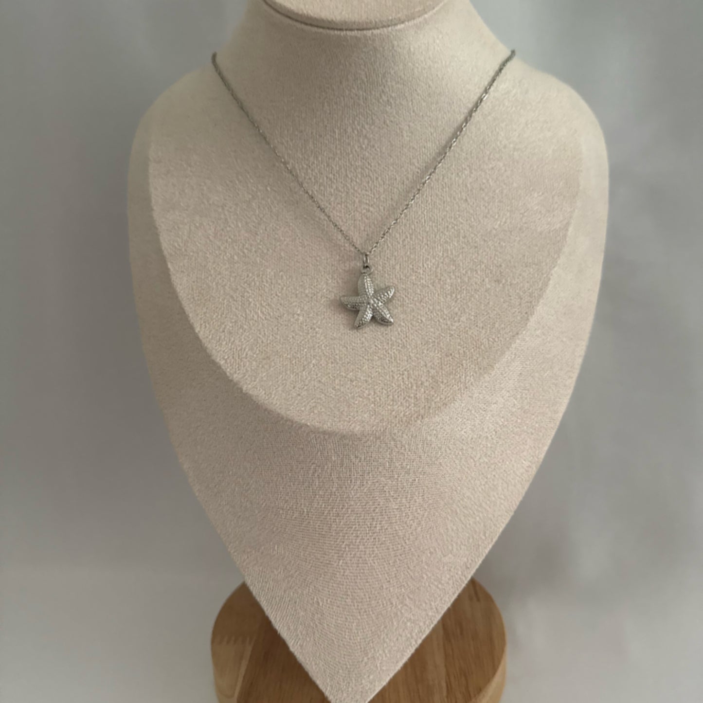 Starfish charm necklace silver