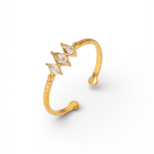 Triple diamond ring