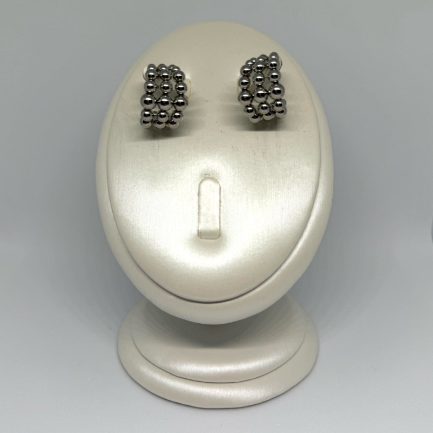 Bumpy c stud earrings silver