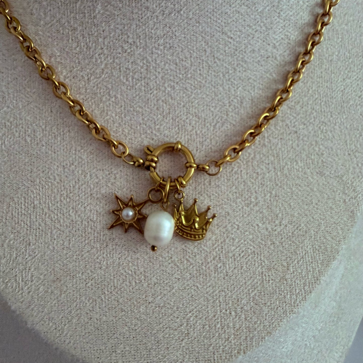 Star pearl charm necklace