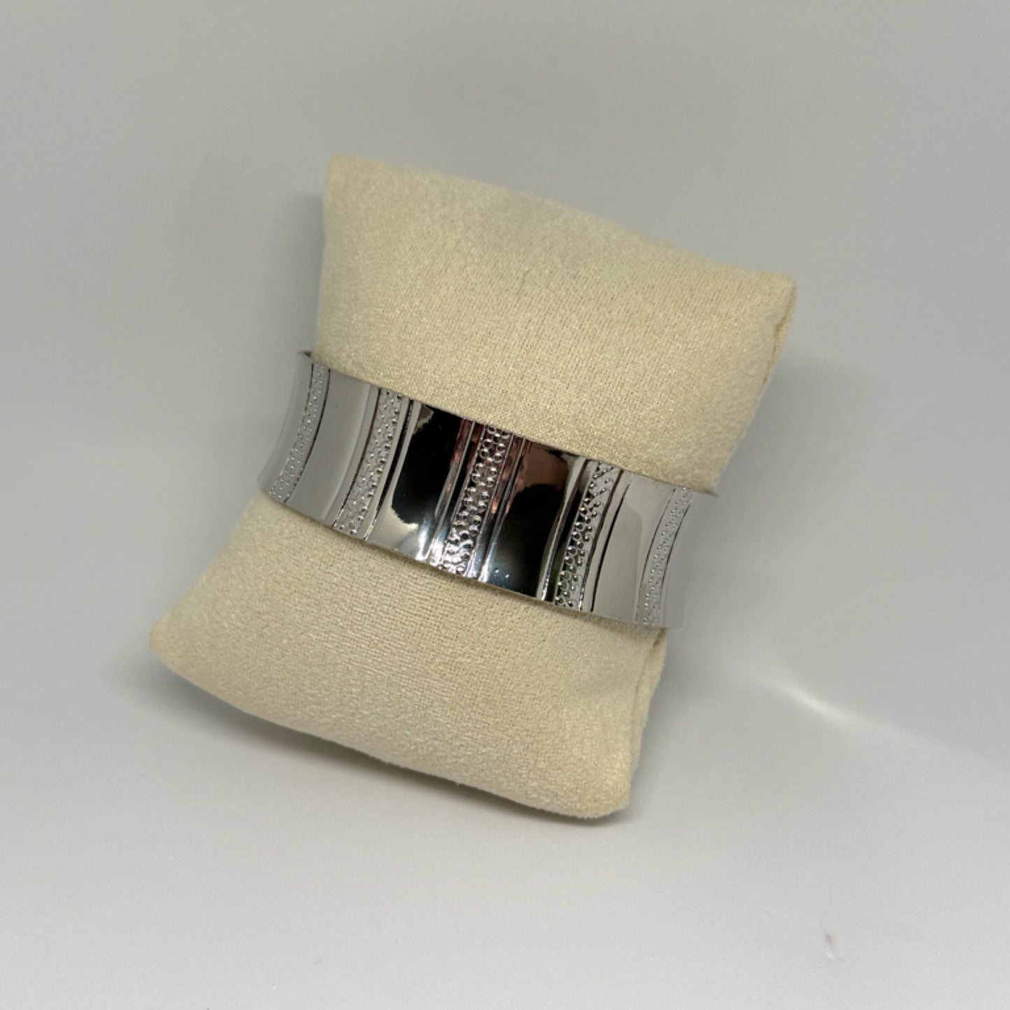 Ribbed silver bangle cuff