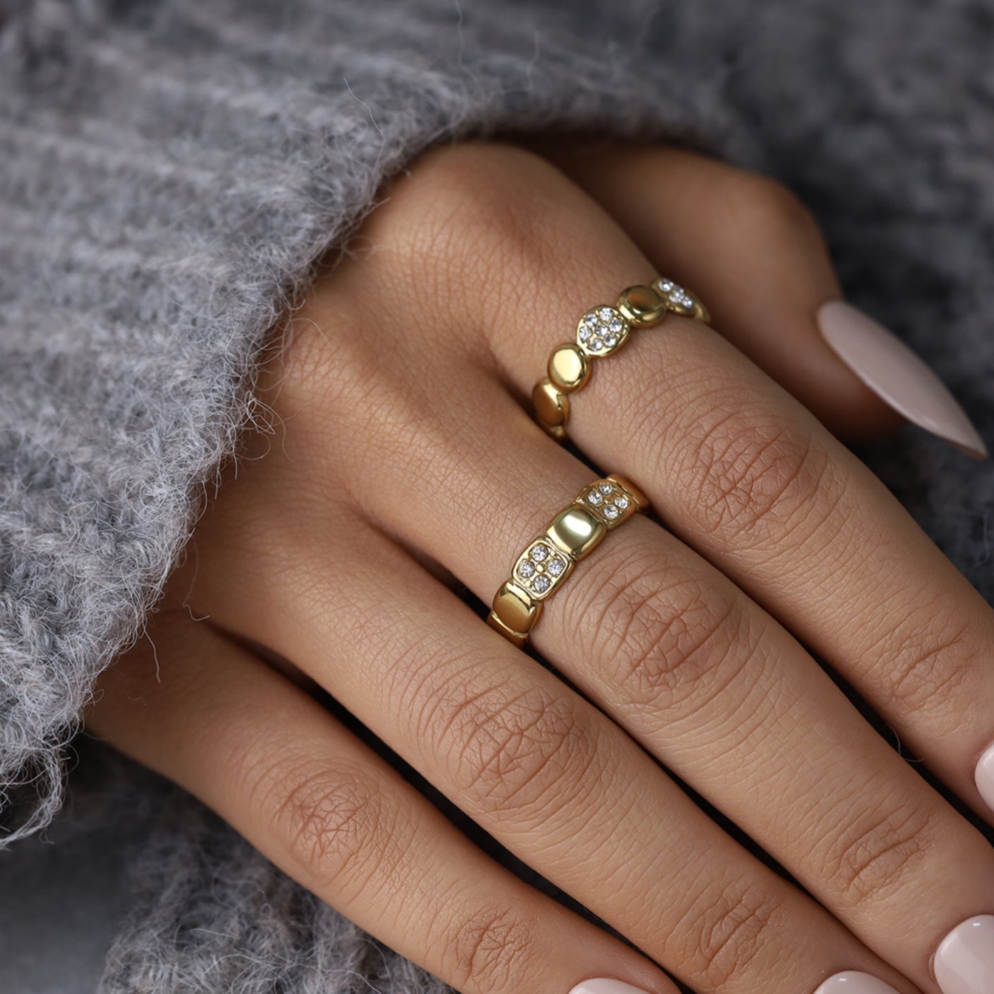 Square cut diamond ring
