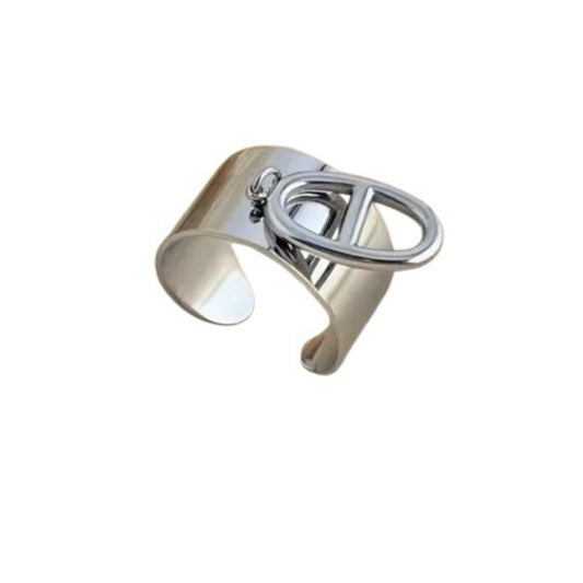 Oval charm ring silver