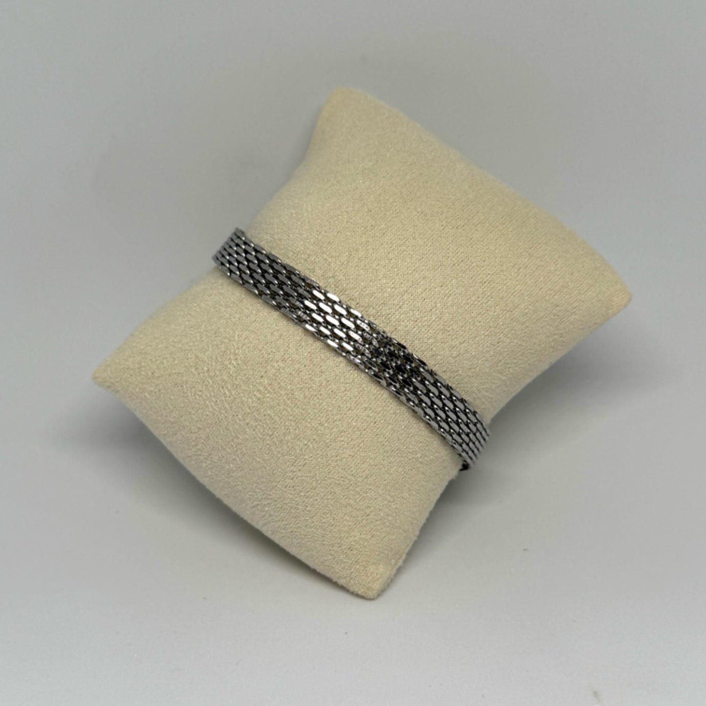Flat woven bracelet silver
