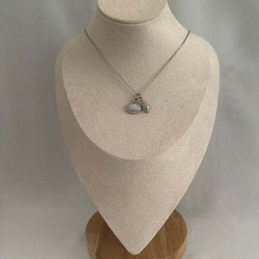 Seashell charm necklace silver