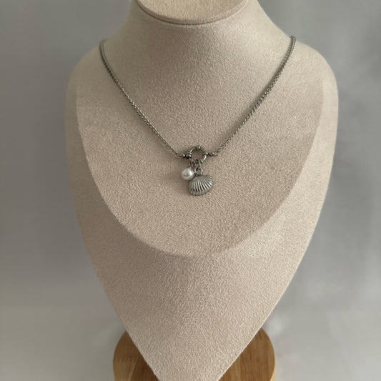 Pearl shell charm necklace silver