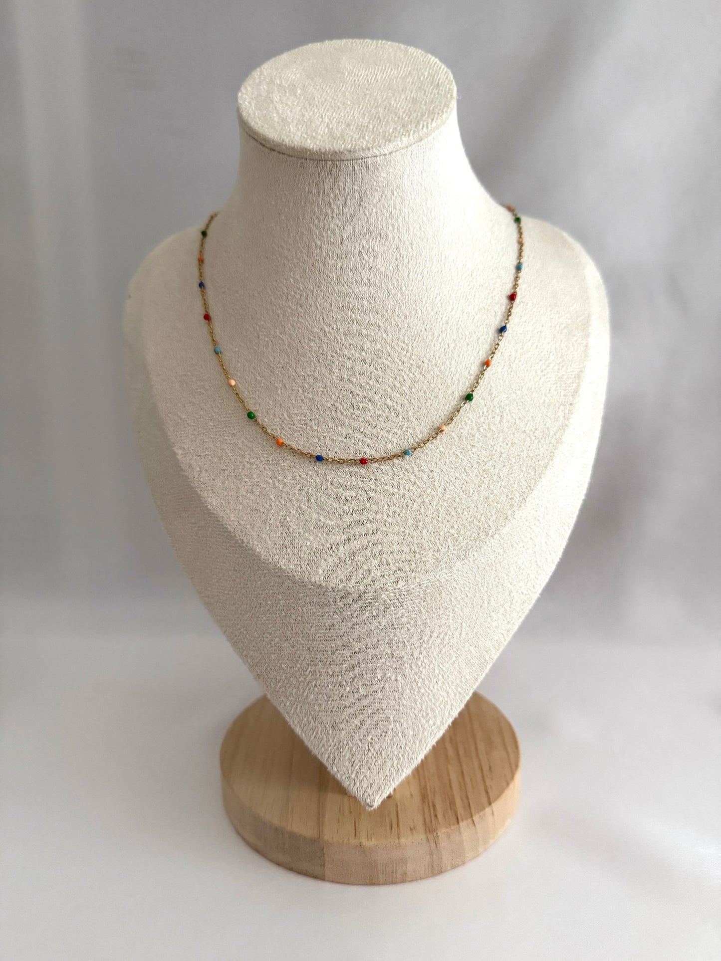 Mixed colours beaded chain necklace