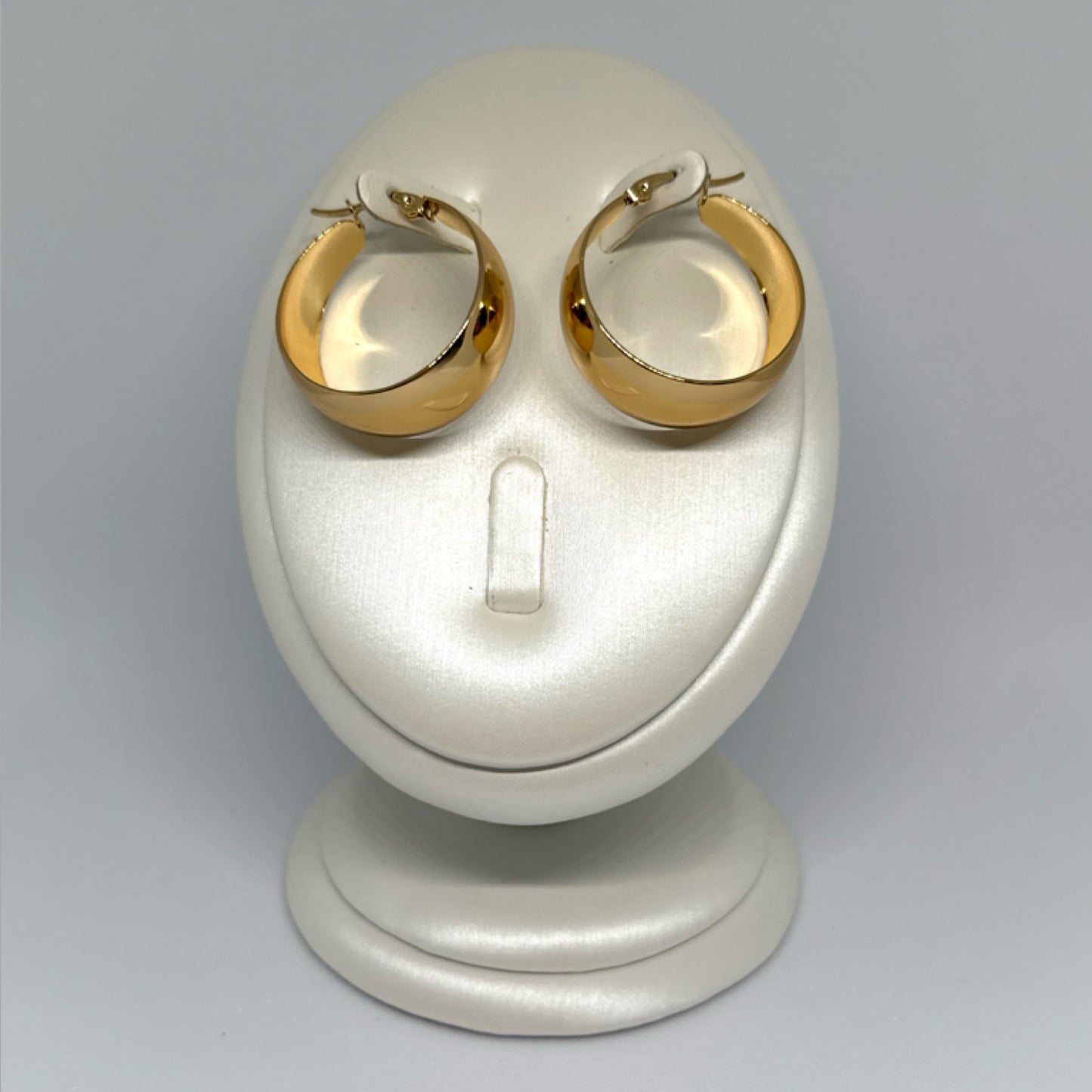 Thick retro hoop earrings gold