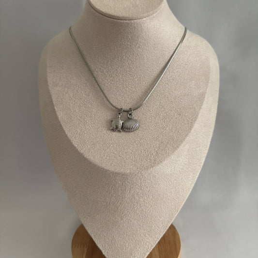 Turtle charm necklace silver
