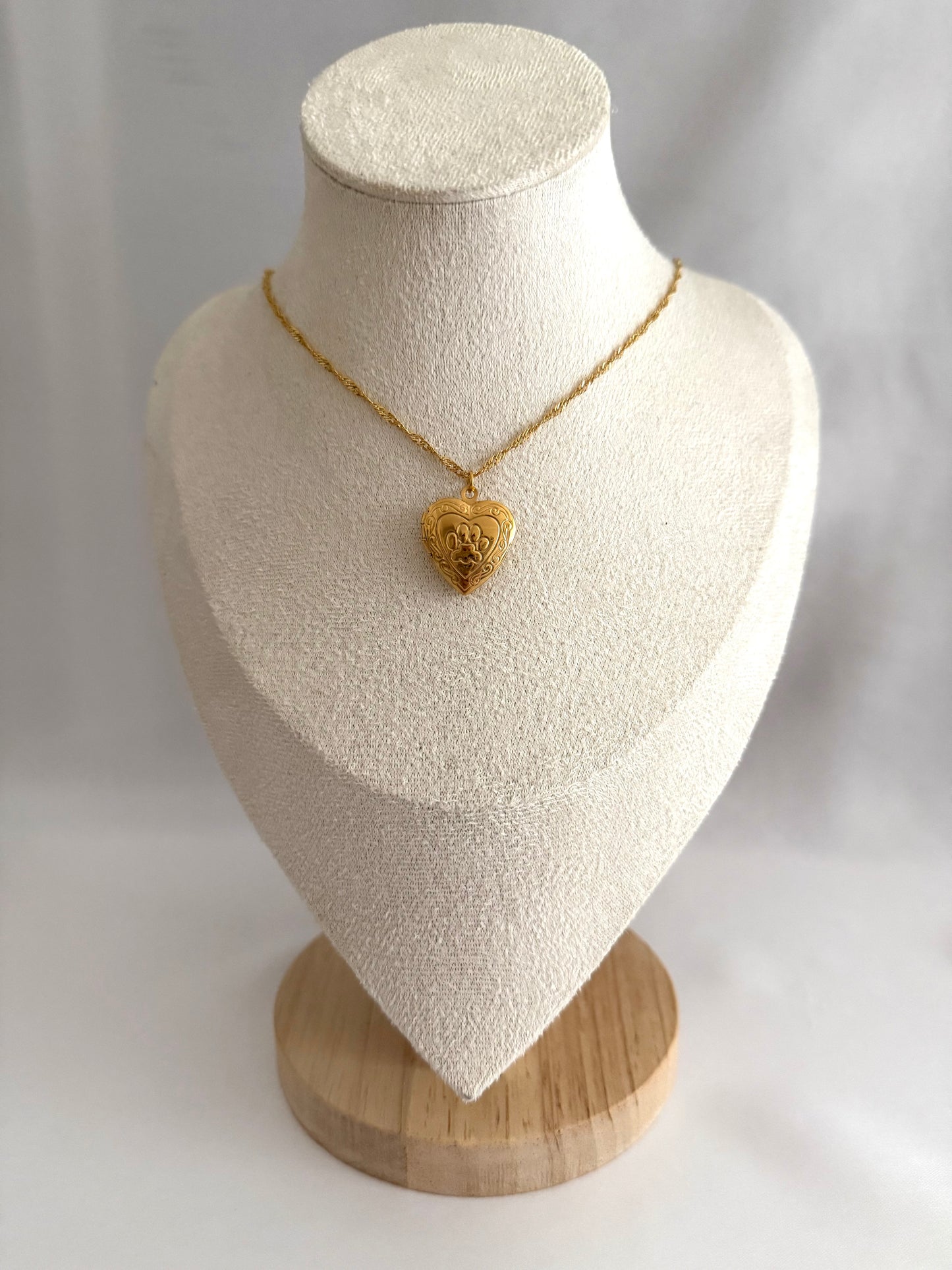 Paw locket necklace gold